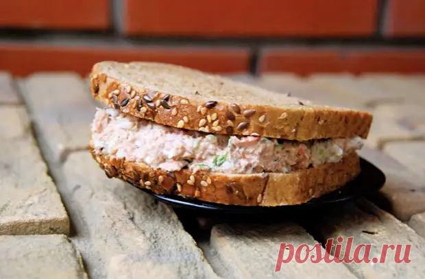 И салат, и паштет. Два беспроигрышных рецепта закуски из рыбных консервов - Будет вкусно - Медиаплатформа МирТесен
