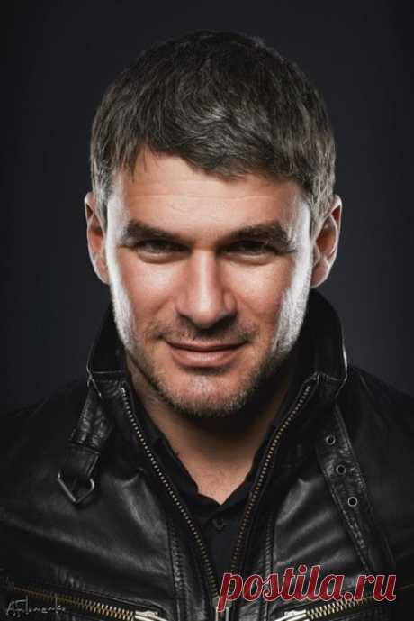 EYQirjt91M0.jpg (403×604)