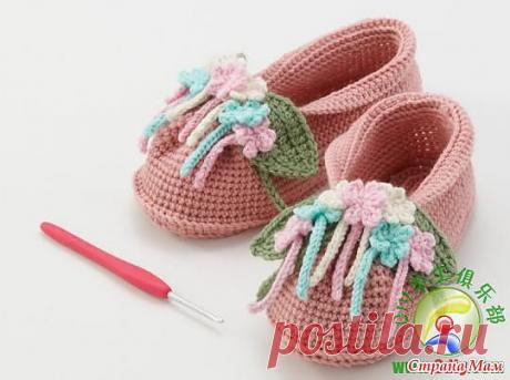 Тапочки - пинетки крючком.