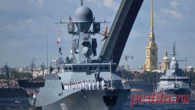 Политолог отметил бурное развитие военного судостроения в России. Военно-морской флот России - один из мощнейших в мире. Благодаря регулярному пополнению флота самыми современными кораблями РФ эффективно противостоит угрозам со стороны НАТО, заявил в беседе с "Газетой.Ru" лейтенант запаса ВМФ, ...