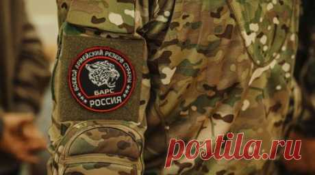 «Первый опыт работы ополченцев»: в Курской области добровольцы задержали подозреваемого в хищении оружия ВС РФ. В Курской области задержали мужчину по подозрению в краже оружия и военного имущества Вооружённых сил РФ. Как сообщил губернатор региона Алексей Смирнов, в оперативных действиях были задействованы бойцы с позывными Внучок и Добрый из отряда «БАРС-Курск» и сотрудники полиции. По его словам, это первый опыт работы ополченцев после создания подобных подразделений. Решение о создании…