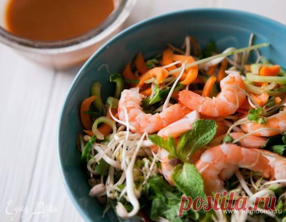 Фунчоза с креветками. Ингредиенты: соус чили, лайм, фунчоза