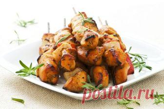 Самый вкусный шашлык Майские праздники – прекрасный повод выбраться на природу с семьей или с друзьями. Веселые посиделки и возможность пообщаться в неформальной обстановке отлично помогают отдохнуть от повседневной рутины и получить внушительный заряд позитива. И, конечно же, неотъемлемой составляющей практически любого выезда на природу является ароматный и аппетитный шашлык! Какой же шашлык приготовить, чтобы он оказался самым вкусным и понравился всем без исключения? В...