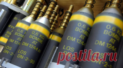 Военкор RT Газдиев показал последствия обстрела Лисичанска кассетными боеприпасами. Военкор RT Мурад Газдиев показал последствия обстрела украинскими военными Лисичанска. ВСУ использовали для атаки американские кассетные боеприпасы. Читать далее