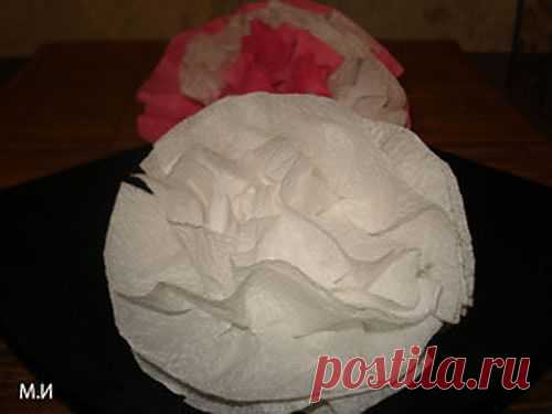 Красивое украшение стола. Роза из салфетки Оригинал: Розочка из салфетки.