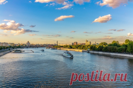 Воды подземелья. Куда делись сотни московских рек и чем они знамениты. Считается, что в пределах современной Москвы находятся порядка 160 рек. По приблизительным подсчетам. А вообще столичная речная сеть насчитывает более тысячи водостоков. Своим многочисленным рекам, ручьям, родникам город обязан очень многим.