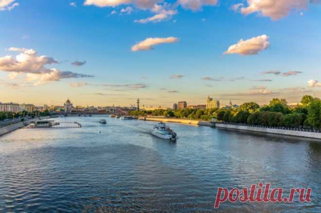 Воды подземелья. Куда делись сотни московских рек и чем они знамениты. Считается, что в пределах современной Москвы находятся порядка 160 рек. По приблизительным подсчетам. А вообще столичная речная сеть насчитывает более тысячи водостоков. Своим многочисленным рекам, ручьям, родникам город обязан очень многим.