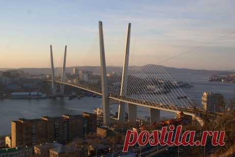 Владивосток, бухта Золотой рог.