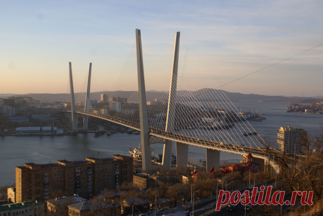 Владивосток, бухта Золотой рог.