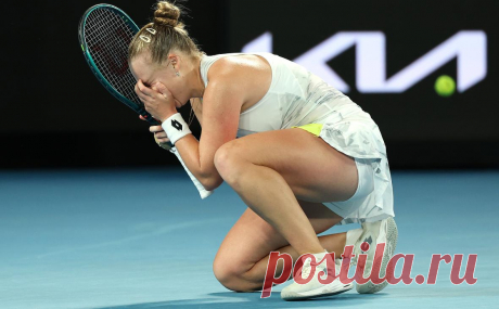 Россиянка выбила Рыбакину с Australian Open на рекордном тай-брейке. Анна Блинкова в третьем сете выиграла у Елены Рыбакиной получасовой тай-брейк со счетом 22:20, победив соперницу с десятого матчбола. В третьем круге Australian Open россиянка сыграет с Джасмин Паолини