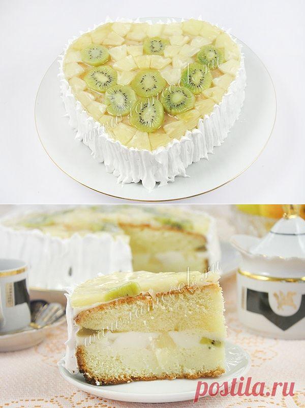 Торт бисквитный с фруктами, желе и йогуртом, рецепт с фото.