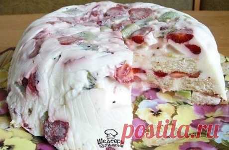 ТОРТИК НА ДЕСЕРТ
Быстро и вкусно

ИНГРЕДИЕНТЫ:
0,5 л сметаны
1 стакан сахара
1 пакетик желатина (25 г)
0,5 стакана холодной воды
300 г бисквита
клубника
киви

ПРИГОТОВЛЕНИЕ:
Бисквит можно купить готовый или испечь самостоятельно.Для начала желатин зальем водой и оставим для набухания. Пока будем заниматься приготовлением остальных компонентов, он как раз набухнет. Фрукты вымоем, почистим и нарежем. Бисквит нарежем небольшими кусочками. Сметану смешаем с сахаром и взобьем м...