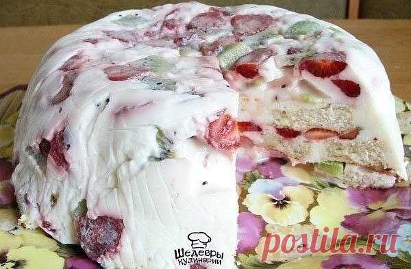 ТОРТИК НА ДЕСЕРТ
Быстро и вкусно

ИНГРЕДИЕНТЫ:
0,5 л сметаны
1 стакан сахара
1 пакетик желатина (25 г)
0,5 стакана холодной воды
300 г бисквита
клубника
киви

ПРИГОТОВЛЕНИЕ:
Бисквит можно купить готовый или испечь самостоятельно.Для начала желатин зальем водой и оставим для набухания. Пока будем заниматься приготовлением остальных компонентов, он как раз набухнет. Фрукты вымоем, почистим и нарежем. Бисквит нарежем небольшими кусочками. Сметану смешаем с сахаром и взобьем м...