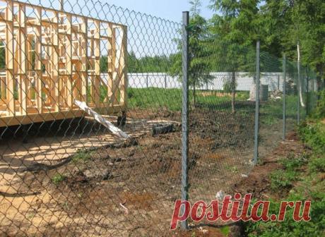 Как сделать забор из сетки непросматриваемым, и не поссориться с соседями по даче: простые и бюджетные варианты Насколько дешевых вариантов затенения сетчатой изгороди.