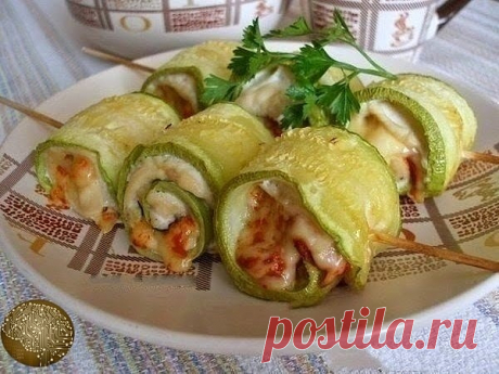 Рулетики из кабачков с куриным мясом
 