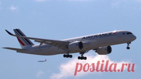 В Air France опровергли возобновление прямых рейсов из Франции в Россию. Французская авиакомпания Air France опровергла слухи о возобновлении прямых рейсов из Франции в Россию. Читать далее