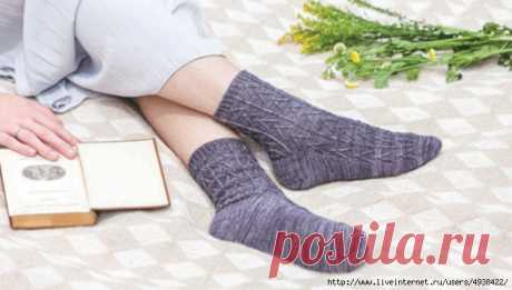 Носочки «Дом о семи фронтонах» - House of Seven Gables Socks by Mimi Seyferth