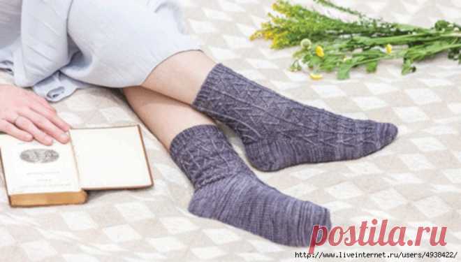 Носочки «Дом о семи фронтонах» - House of Seven Gables Socks by Mimi Seyferth