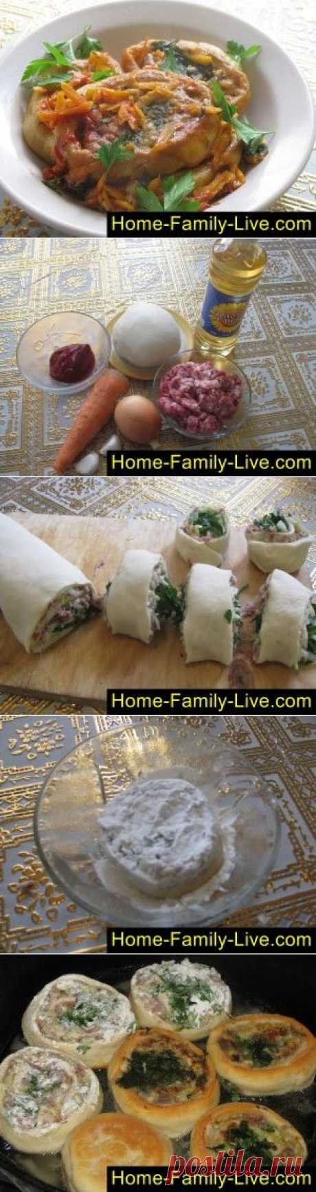 Гусарики - пошаговый фоторецепт - рулет из теста с мясным фаршем в соуКулинарные рецепты