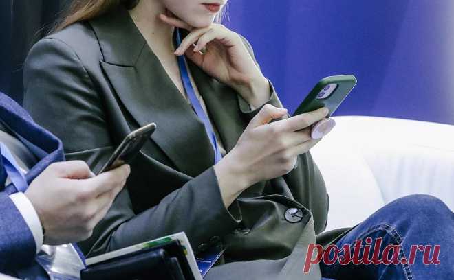 ВТБ сообщил о схеме мошенничества, связанной с ростом ключевой ставки. Мошенники начали заманивать банковских клиентов вкладами «под высокий процент» на фоне роста ставки ЦБ, заметили в ВТБ. Злоумышленники обращаются к актуальной повестке, чтобы вызвать доверие и похитить данные и деньги