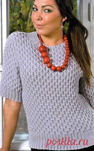 Серый пуловер с рельефным узором ..