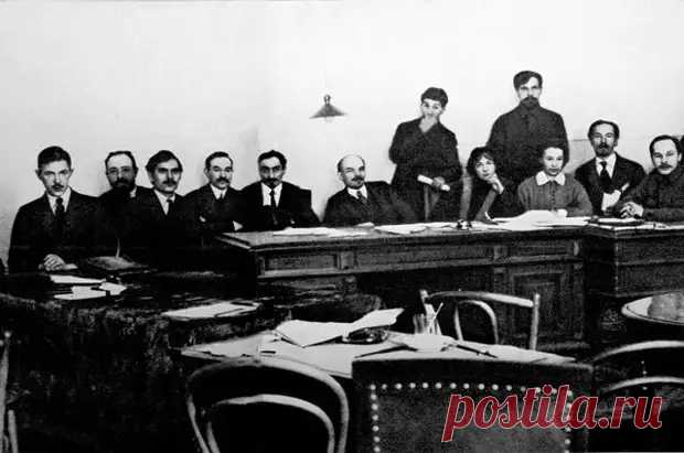 Из 15 первых советских наркомов девять стали жертвами «Большого террора».
