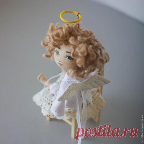 Мастер-класс по текстильной кукле «Ангел Амур» Мастер-класс по текстильной кукле «Ангел Амур».Материалы и инструменты Для куклы нам потребуются:
выкройка;ткань для тела куклы (40*25, бежевая или белая под покраску);нитки бежевые;наполнитель (синте...