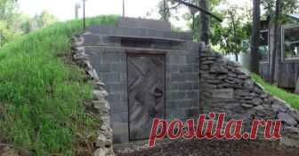 Чем обработать погреб перед закладкой овощей на хранение Минувшее лето порадовало не только хорошей погодой, но и неплохим урожаем. Часть овощей и фруктов пошла на домашние заготовки. А остаток вы решили отправить в хранилище на зиму. Как создать в погребе подходящие условия для сохранения плодов своего труда.