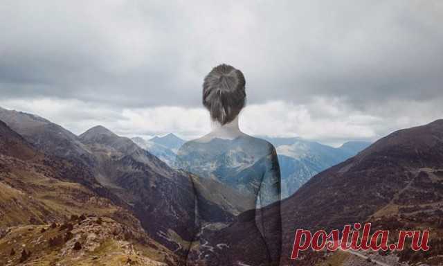 НАДО УМЕТЬ...

Надо уметь беречь,
То,что ушло теперь:
Радость от прежних встреч,
Память от прошлых потерь.

Надо уметь сохранить,
То,что даровано днём.
И не спешить тушить,
То,что горит огнём.

Надо уметь отсечь,
То,что мешает жить.
И не забыть зажечь,
То,чему в жизни-быть.

Надо учится жить,
Каждой минутой дыша.
Просто собою быть,
Спешить...совсем не спеша.

#ТАТЬЯНАГНЕДАШ