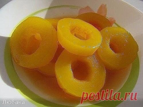 АНАНАСЫ ИЗ КАБАЧКОВ 

Даю рецепт всем, один из самых любимых.Была им удивлена, хорошо хранится, и по вкусу 100% заявки. С закрытыми глазами никто не отгадал, что на самом деле ест....А в салатах, и видя, не угадали)))). 
Итак 