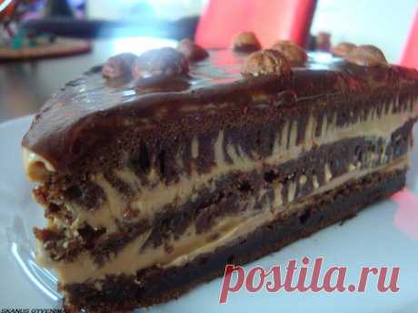Tirps burnoje: karamelinis šokoladinis tortas - DELFI Gyvenimas