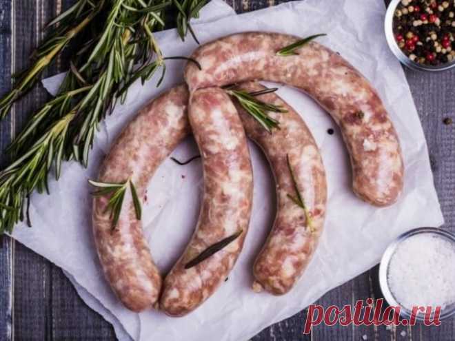 Рецепт: домашние колбаски из курицы в духовке - Smak.ua