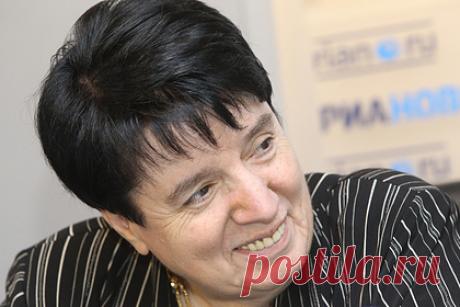 Сценарист «Хода королевы» признал искажение фактов о советской шахматистке. Продюсер и автор сценария мини-сериала «Ход королевы» Скотт Фрэнк признал в суде, что факты о советской шахматистке грузинского происхождения Ноне Гаприндашвили в шоу были преднамеренно изменены. Речь идет, в частности, о прозвучавшей в многосерийном фильме фразе, что спортсменка никогда не играла с мужчинами.