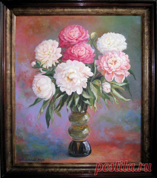 Вот написана еще одна картина из серии любимые цветы, "Пионы в высокой вазе".
Холст, масло. 60 Х 80 см. 2015 г.