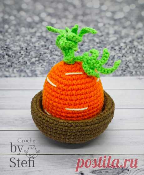 PDF Пасхальный чехольчик "Морковка" крючком. FREE crochet pattern; Аmigurumi toy patterns. Амигуруми схемы и описания на русском. Вязаные игрушки и поделки своими руками #amimore - маленький чехол для яйца к Пасхе, пасхальное украшение в виде морковки, маленькая морковь из обычной пряжи.