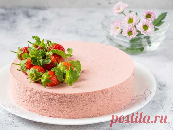 Муссовый торт с клубникой (очень простой!) — рецепт с фото пошагово