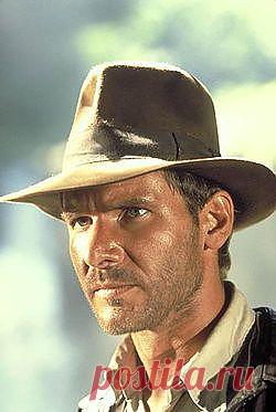 До́ктор Ге́нри Уо́лтон «Индиа́на» Джонс-мла́дший (англ. Dr. Henry «Indiana» Jones, Jr.) — вымышленный персонаж, герой серии приключенческих фильмов, многочисленных книг, комиксов и компьютерных игр. Персонаж был создан Стивеном Спилбергом и Джорджем Лукасом.
В фильмах роль Индианы исполнил американский актёр Харрисон Форд, однако его играли и другие актёры — Ривер Феникс играл молодого Инди в фильме «Индиана Джонс и последний крестовый поход», а Кори Кэрриер, Шон Патрик Флэнери в телесериале.