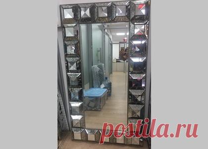 Зеркало в зеркальной раме