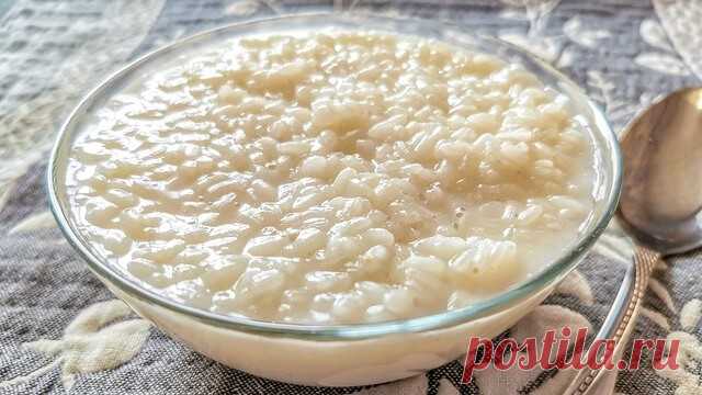 Простой рецепт вкусной рисовой молочной каши

рис - 1/2 ст.
вода - 1/2 ст.
молоко - 1 ст.
сахар - 1 ст.л.
соль - 1/2 ч.л.