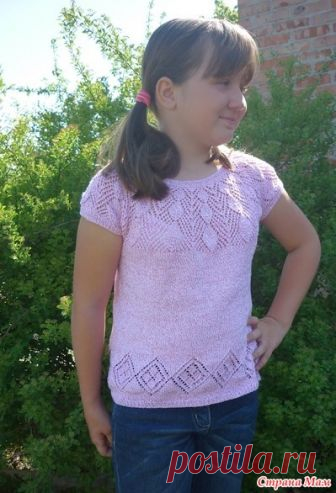 Летний топ с круглой ажурной кокеткой (спицы). Добрый воскресный день, дорогие СМ-мамочки)))  Весна разыгралась, майское солнышко пригревает не на шутку... вяжу летние вещички  Покажу вам топ, связанный для моей дочки