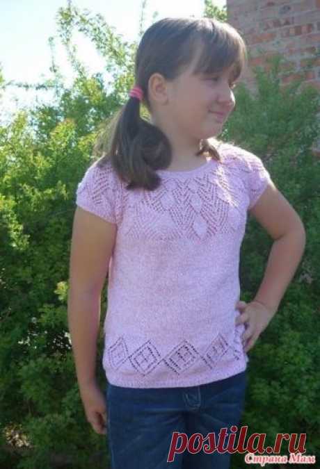 Летний топ с круглой ажурной кокеткой (спицы). Добрый воскресный день, дорогие СМ-мамочки)))  Весна разыгралась, майское солнышко пригревает не на шутку... вяжу летние вещички  Покажу вам топ, связанный для моей дочки