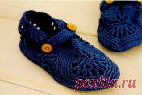Crocheted slippers with crochet patterns, crocheted slippers Japanese crochet | Laboratory household