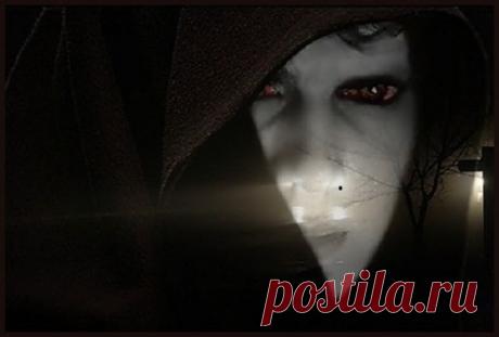 Дама в белом, монах в черном, девушка в темно-синем