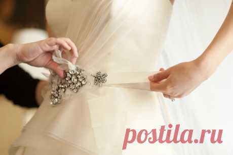 Пояс в качестве украшения свадебного платья - WeddyWood
