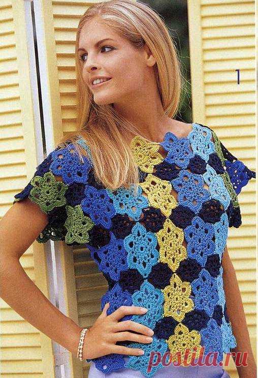 Красочный яркий топ из цветочных мотивов