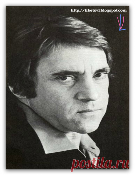 ГЕНИЙ, МИСТИК, ГРАЖДАНИН…
МОЙ ПУТЬ ОДИН, ВСЕГО ОДИН , РЕБЯТА, ---
https://tibetsvl.blogspot.com

Мой черный человек в костюме сером!..
Он был министром, домуправом, офицером,
Как злобный клоун он менял личины
И бил под *** , внезапно, без причины.

И, улыбаясь, мне ломали крылья,
Мой хрип порой похожим был на вой,
И я немел от боли и ***
И лишь шептал: &quot;Спасибо, что живой&quot;.
 Продолжение читать на *** : https://tibetsvl.blogspot.com

#гений #мистик #гражданин #путь #злость