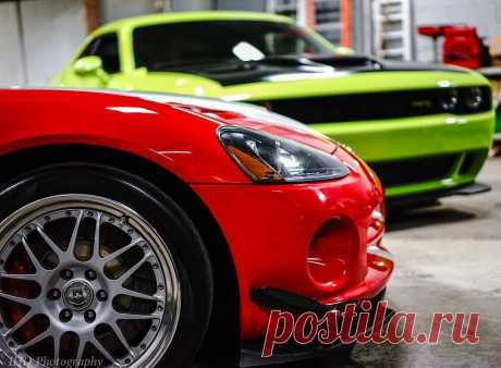 Dodge Challenger SRT и Viper 

