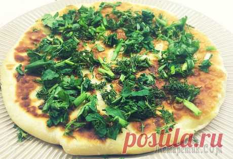 Картофельные лепёшки с сыром и зеленью на сковороде