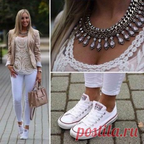 Комфортные вещи, нежные оттенки и стильные аксессуары