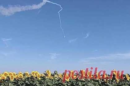 В ЛНР рассказали об атаках ВСУ дронами гражданских объектов. Подполковник Луганской народной республики (ЛНР) в отставке Андрей Марочко рассказал, что Вооруженные силы Украины (ВСУ) стали чаще атаковать объекты гражданской инфраструктуры в прифронтовых городах на краснолиманском направлении с помощью беспилотных летательных аппаратов (БПЛА).